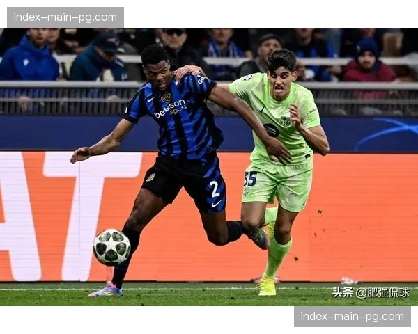 裁判简报：欧足联向欧冠裁判团队强调，需重点甄别低位防守方在禁区内的隐蔽犯规